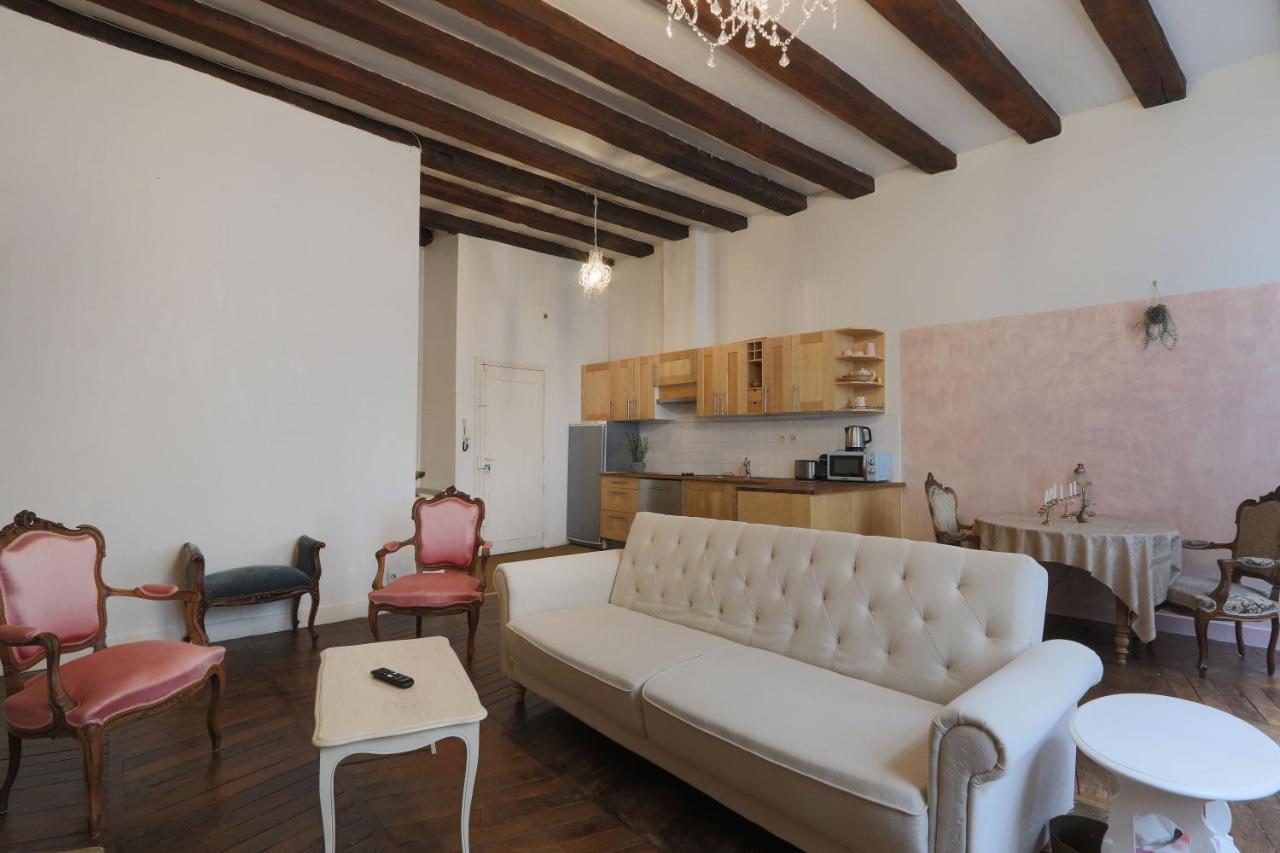 Charme D'Ancien Au Coeur De Vieux-Tours Apartment Exterior photo